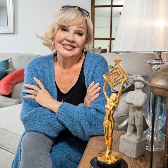 Hannele Lauri kertoo ottaneensa jo kolmannen koronapiikin. Hannele Lauri kertoo ottaneensa jo kolmannen koronapiikin.