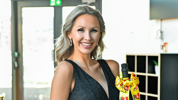 'Tykit esillä' Sointu Borgin superseksikäs etätyölook herätti keskustelua - 'Näytät 10 vuotta nuoremmalta kuin meikattuna' Sointu Borg