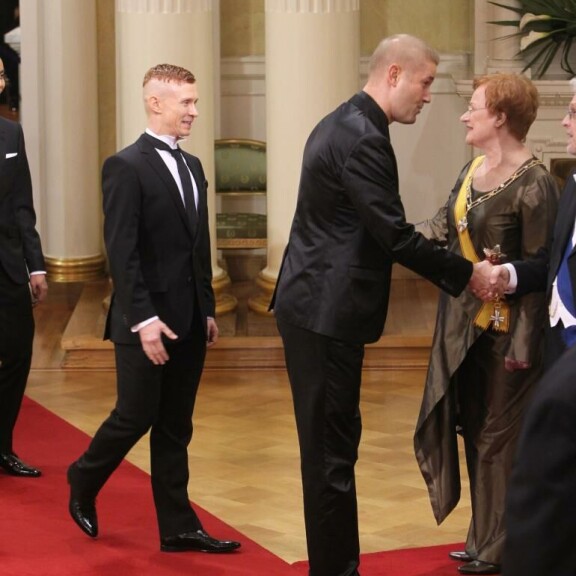 Pariskunta saapui yhdessä Linnan juhliin vuonna 2011. Pariskunta saapui yhdessä Linnan juhliin vuonna 2011.
