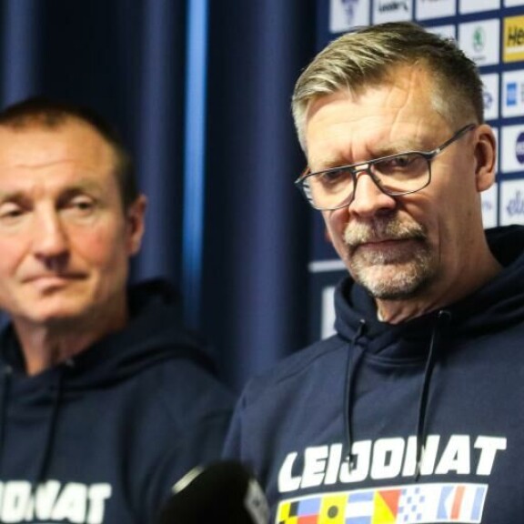 Leijonien GM Jere Lehtisellä (vas.) ja päävalmentaja Jukka Jalosella on meneillään tiukka Pohjois-Amerikan rupeama. Kaksikko kahlaa 10 päivässä seitsemän NHL-ottelua. Leijonien GM Jere Lehtisellä (vas.) ja päävalmentaja Jukka Jalosella on meneillään tiukka Pohjois-Amerikan rupeama.