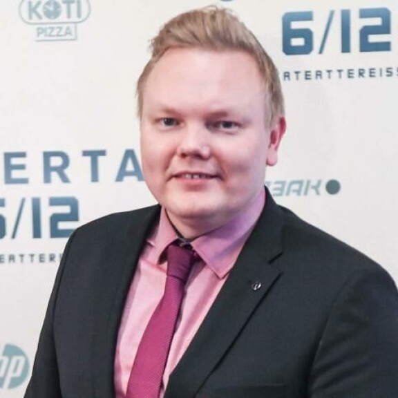 Antti Kurvinen vai Antti Kurhinen? - Nimisekaannus on minulle tuttua, kulttuuriministeri kertoo. Antti Kurvinen