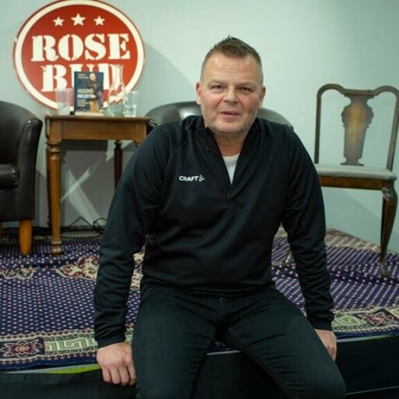 Marko Jantunen, 50, elää nyt täysin päihteetöntä elämää. – Satsaan kaikkeni ehkäisevään päihdetyöhön, päihdeklinikalla työskentelevä ex-kiekkotähti kertoo. Marko Jantunen, 50, elää nyt täysin päihteetöntä elämää. – Satsaan kaikkeni ehkäisevään päihdetyöhön, päihdeklinikalla työskentelevä ex-kiekkotähti kertoo.