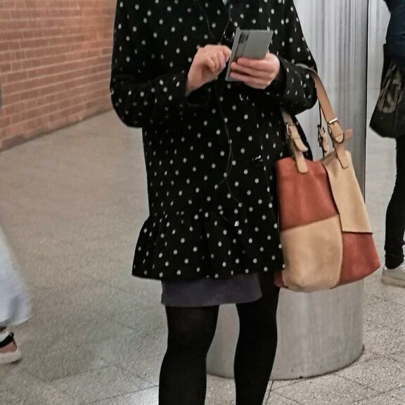 Viikon Kääk!-juorut: Kohupotkut saanut Tytti Yli-Viikari ärsytti luurikäytöksellään Tytti Yli-Viikari