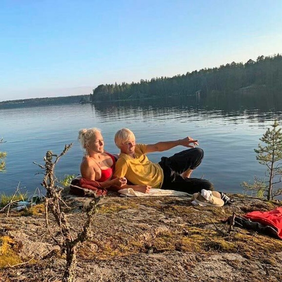 Helmeri Pirinen ja Anu Puumalainen ehtivät kiireistä huolimattta lomailla viime kesänä.