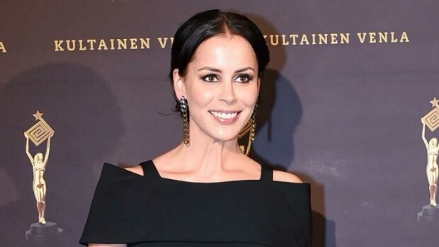 Mitä ihmettä? Ex-missi Jenni Dahlmanilla minimaaliset ansiotulot Jenni Dahlman