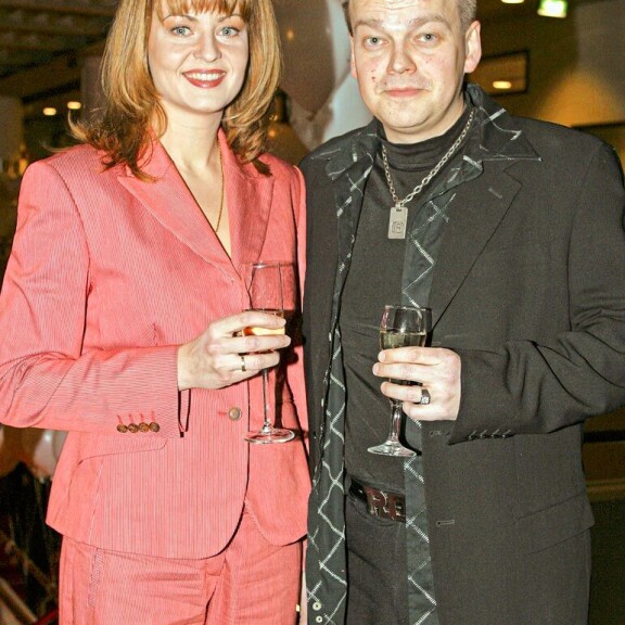 Kirsi oli Kurren pitkäaikainen vaimo ja lasten äiti. Hän menehtyi syöpään toissa vuoden keväällä vasta 50-vuotiaana. Kirsi oli Kurren pitkäaikainen vaimo ja lasten äiti. Hän menehtyi syöpään toissa vuoden keväällä vasta 50-vuotiaana.