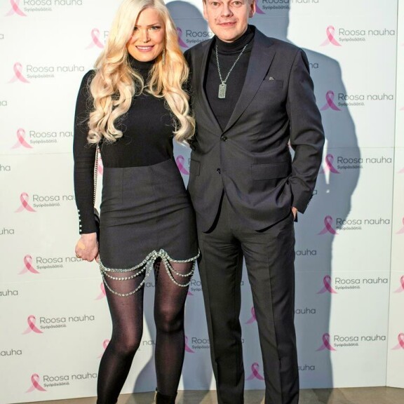 Kurre Westerlund saapui toissa sunnuntain Tanssii tähtien kanssa Roosa nauha -lähetykseen Jennan kanssa. Kurre Westerlund saapui toissa sunnuntain Tanssii tähtien kanssa Roosa nauha -lähetykseen Jennan kanssa.