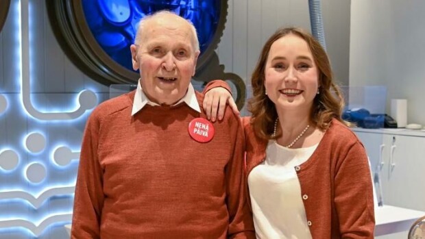Someilmiö Lotta ja pappa herättää huolta: 'Rahastaako Lotta muistisairaalla papalla?' - Väite saa Jorman, 86, jyrähtämään Jorma Saahko, Lotta-Sofia Saahko