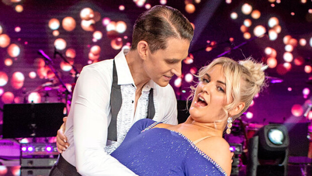 Oho, TTK-tähdet Jenni Poikelus ja Sami Helenius viihtyvät vapaa-ajalla yhdessä – paljonkertova kuva! jenni ja sami