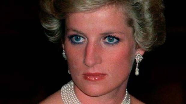 Kohutun The Crown -sarjan tekijät uhmaavat prinssi Williamin tahtoa – kiistakapulana prinsessa Dianan haastattelu, väitteitä rajusta painostuksesta Diana
