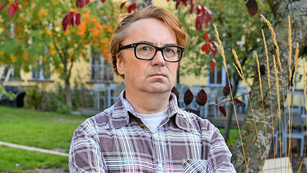 Fingerporin piirtäjä Pertti Jarla: Lapsuuteni muhevat mummot ja papat päätyivät vitsihahmoikseni Pertti Jarla