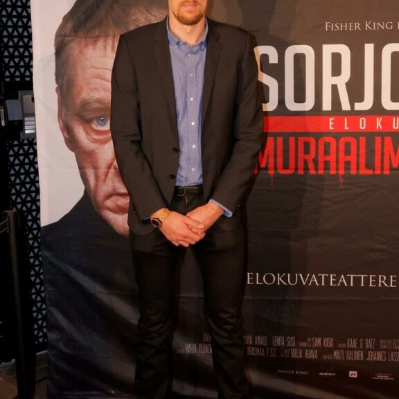 Mars, leffaan! Marko 'Mörkö' Anttila, 36, tunnustautuu hyytävän laatuviihteen ystäväksi. Marko 'Mörkö' Anttila, 36, tunnustautuu hyytävän laatuviihteen ystäväksi.