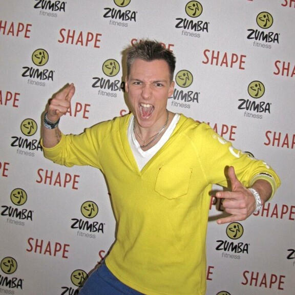 Vuoden 2012 otoksessa 24-vuotias Anssi näyttää energiaansa Lontoossa Zumba-tapahtuman eksperttinä. Vuoden 2012 otoksessa 24-vuotias Anssi näyttää energiaansa Lontoossa Zumba-tapahtuman eksperttinä.