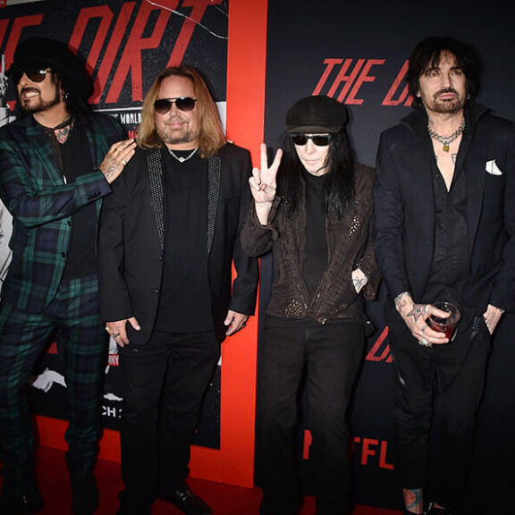 Mötley Crüe -yhtyeen Nikki Sixx, Vince Neil, Mick Mars ja Tommy Lee. Mötley Crue