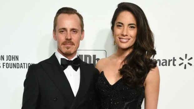 Jasper Pääkkösen Alexandra-rakas julkaisi hekumallisen raskauskuvan vauvamasustaan - lekottelee bikineissä jahdin kannella Jasper ja Alexandra