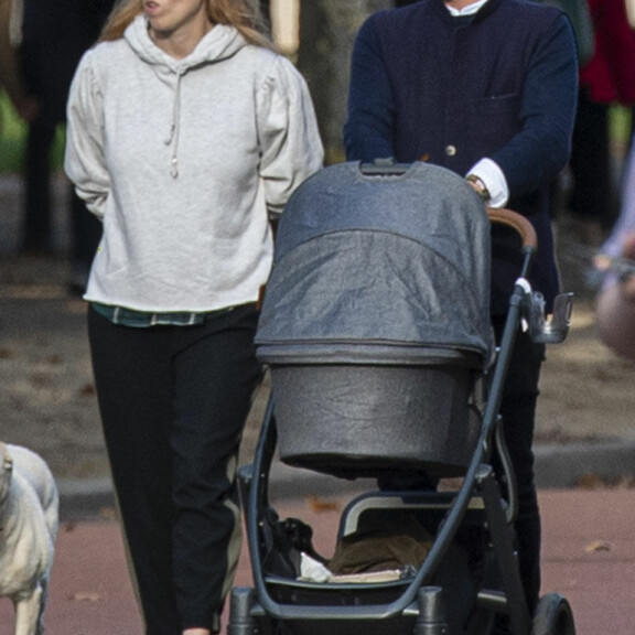 Beatrice ja Edoardo bongattiin lokakuussa päiväkävelyllä Lontoossa. Prinsessa Beatrice ja Edoard Mapelli Mozzi