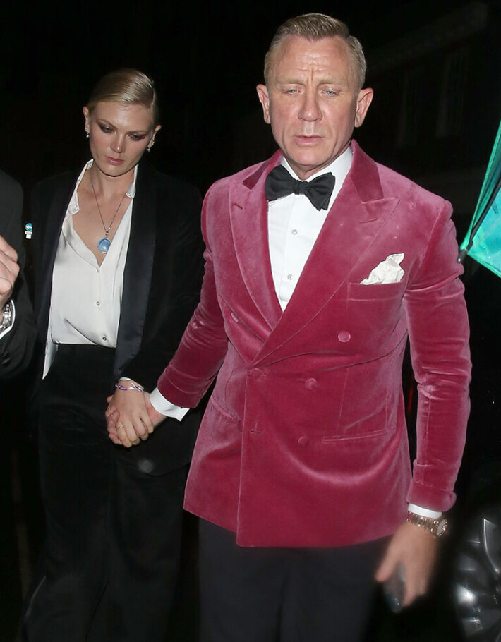 Daniel Craig ja Ella Loudon poistuivat yhdessä James Bond -elokuvan jatkoilta Lontoossa. bond