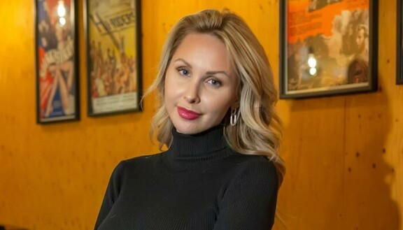 Sointu jakaa myös nuorille elämänohjeita Tiktokissa.