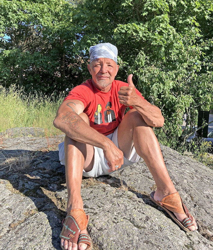 Viime viikolla 60 vuotta täyttäneen Simo Rantalaisen päällä on viime vuodet ollut mystisyyden verho. Töitä hän kertoo tekevänsä, mutta ei suostu avaamaan toimenkuvaansa. simo