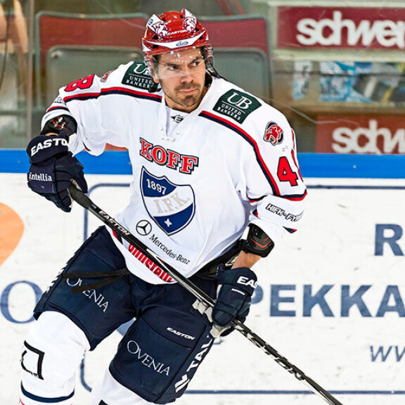 Hannu aloitti kiekkoilun HIFK:ssa, mutta pelasi vuosia ulkomailla. Kuva vuodelta 2014. hannu pikkarainen