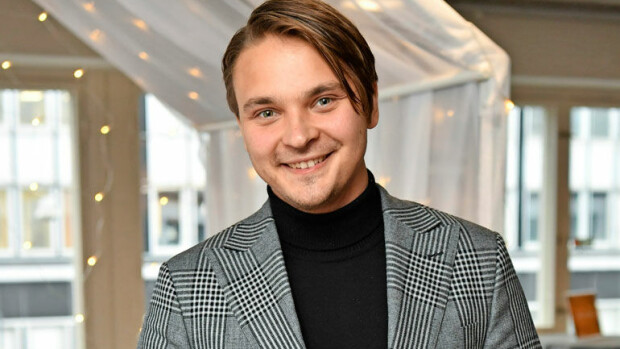 Putous-kaunottaren kanssa heilasteleva Roope Salminen tavoitettiin kesken salaisen lemmenloman – ”Nyt puhelu pätkii sen verran…” Roope Salminen tavoitettiin kesken lemmenloman.