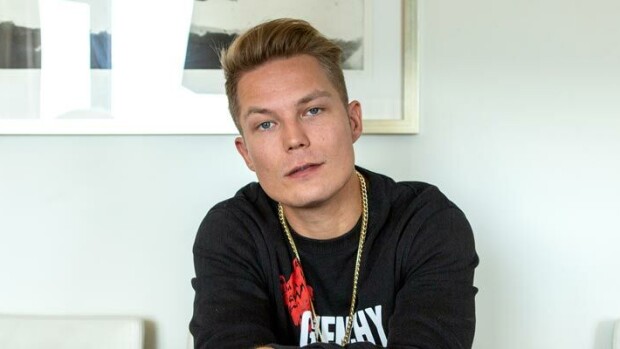 Cheek kävi luksusautokaupoilla – otti mallia James Bondilta! Cheek