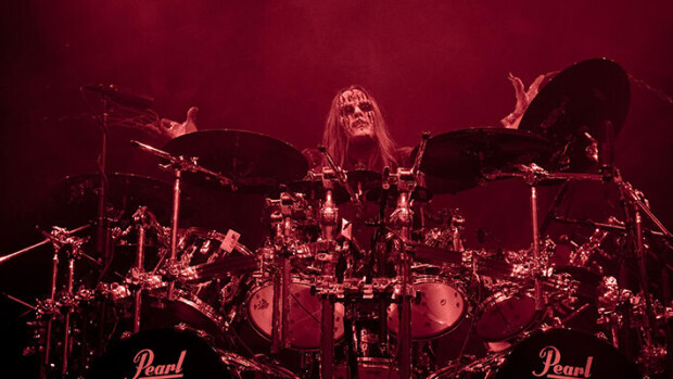 Slipknot-yhtyeen alkuperäisjäsen Joey Jordison, 46, on kuollut Joey Jordison