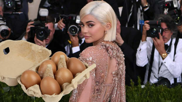 Kananmuna jyräsi povipommipohatan yli! Tällainen kuva löi Kylie Jennerin Instagram-ennätyksen - katso! Kylie Jenner