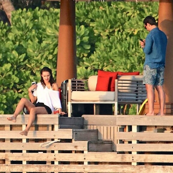 Kännykän näpräämisellä oli suuri rooli Mikon ja Beatan vesileikeissä. Kännykän näpräämisellä oli suuri rooli Mikon ja Beatan vesileikeissä.