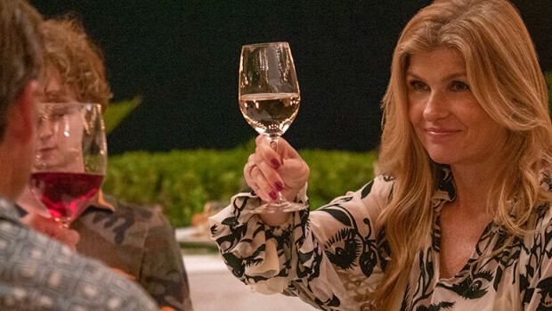 Unelmien kentät -tähti Connie Britton vietti kaksi kuukautta luksuslomakohteessa, paljastaa Seiskalle yllättävän puolen: 'Läsnä oli oikeaa pelkoa' HBO NORDIC