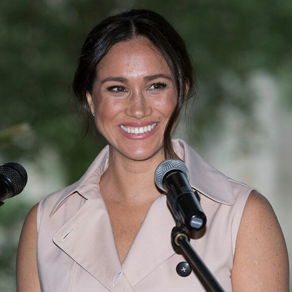 Sussex soikoon, tässäkö on meidän oma herttuatar? Meghan Marklella yllättävä kaksoisolento Suomessa - katso itse ja vertaa! Sussexin herttuatar Meghan