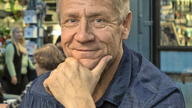 Yön keikkamyyjä Olli Lindholmin kuolemasta: 'Ohjeet lipun ostaneille tulevat pian' - Yöllä oli kalenterissa 18 keikkaa kevättalvelle Olli Lindholm (1964-2019).