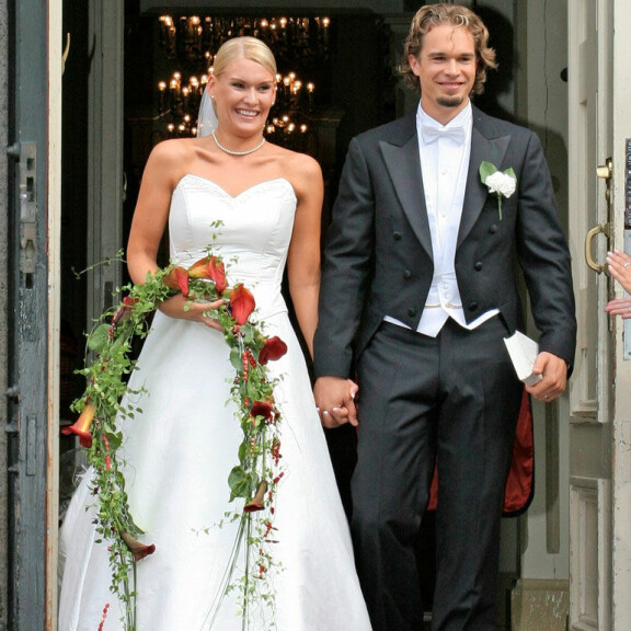 Heidi ja Niklas menivät naimisiin Jyväskylässä vuonna 2005. He erosivat viime vuonna. Ex-parilla 10- ja 12-vuotiaat tytöt. Heidi ja Niklas menivät naimisiin Jyväskylässä vuonna 2005. He erosivat viime vuonna. Ex-parilla 10- ja 12-vuotiaat tytöt.