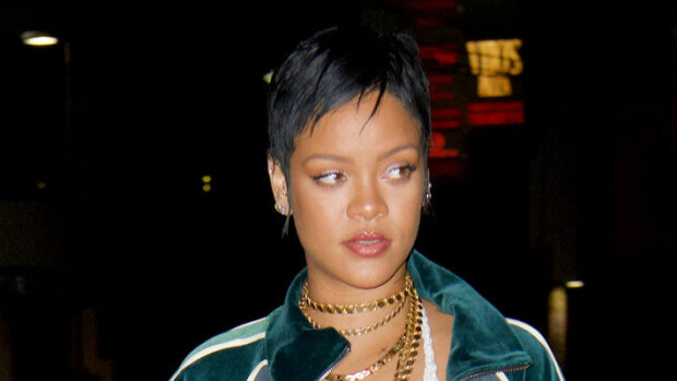 Rihannan tulikuumat alusvaatekuvat jättivät jopa artistin itsensä sanattomaksi – laulaja loistavan kauniina! Rihanna