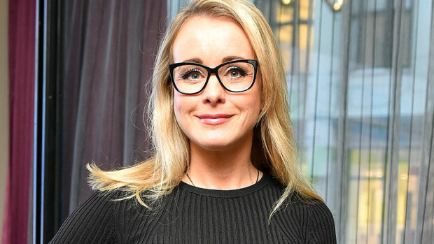 Eronnut Noora Karma hukkuu tuntemattomien viesteihin - saa yhteydenottoja päivittäin: Viestit ovat hyvin sekalaisia! Noora Karma