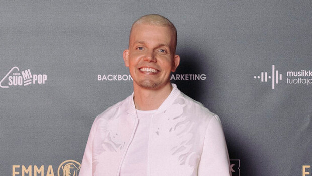 Räppäri Elastisen, 40, synttärisuunnitelmat menivät mönkään – sai kuitenkin ikimuistoisen lahjan! Elastinen