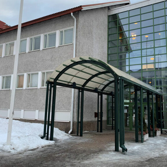 Oulun seksuaalirikosten oikeuskäsittelyt alkavat: 22-vuotiasta syytetään törkeästä lapsen hyväksikäytöstä ja törkeästä raiskauksesta - kuvat paikan päältä! Oulu