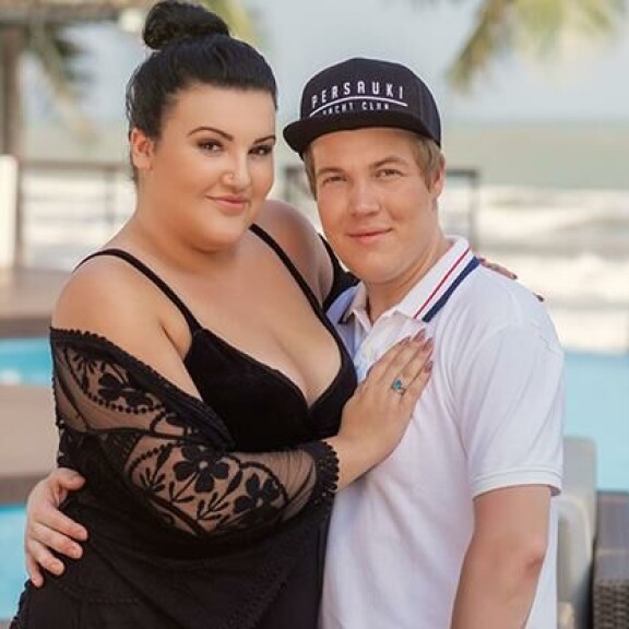 Kääk, mitä mielipiteitä - Niko Saarinen ruoti Temptation Island Suomi -parit: ”Näyttää siltä, ettei toi poika pelaa edes samaan joukkueeseen – jos mies on nätimpi kuin tyttö…” tis