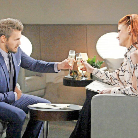 Courtneyn esittämä Sally on Kaunareissa eloisa, itsepäinen ja piikikäskin nainen, jonka voimakkuudesta monet katsojat pitävät. Courtneyn esittämä Sally on Kaunareissa eloisa, itsepäinen ja piikikäskin nainen, jonka voimakkuudesta monet katsojat pitävät.