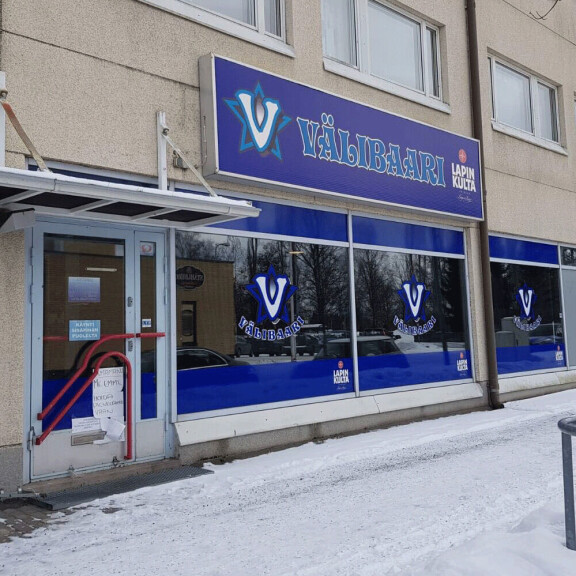 Tuksun piti nousta lauantaina lauteille Välibaarissa Lempäälässä. Niin ei kuitenkaan koskaan käynyt. Tuksun piti nousta lauantaina lauteille Välibaarissa Lempäälässä. Niin ei kuitenkaan koskaan käynyt.