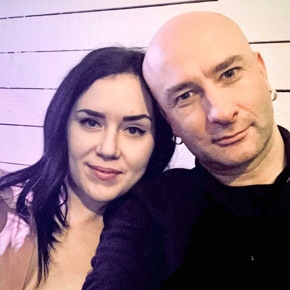 Herra Ylppö ja Julia-rakas ovat olleet yhdessä jo vuoden päivät. – Suhteemme on vakaalla tasolla. Herra Ylppö ja Julia-rakas ovat olleet yhdessä jo vuoden päivät. – Suhteemme on vakaalla tasolla.