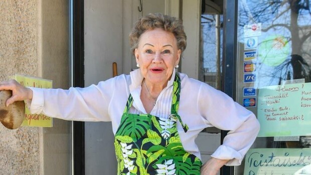 Kahvilayrittäjä Hillevi Kinnunen, 77, ahertaa tänäkin vappuna: Paistan 2 000 munkkia! Hillevi Kinnunen