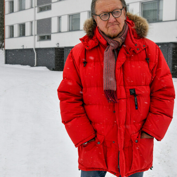 – Olen tehnyt radiota 27 vuotta, enkä muista toista niin valtavaa mediatapahtumaa. Se oli aivan poikkeuksellinen tilanne, Joni muistelee Lahden piiritystä. – Olen tehnyt radiota 27 vuotta, enkä muista toista niin valtavaa mediatapahtumaa. Se oli aivan poikkeuksellinen tilanne, Joni muistelee Lahden piiritystä.