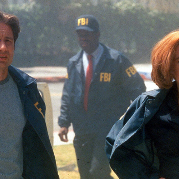 David ja Gillian, eli Mulder ja Scully ensimmäisessä X-files -elokuvassa vuodelta 1998. Gillian Anderson David Duchovny