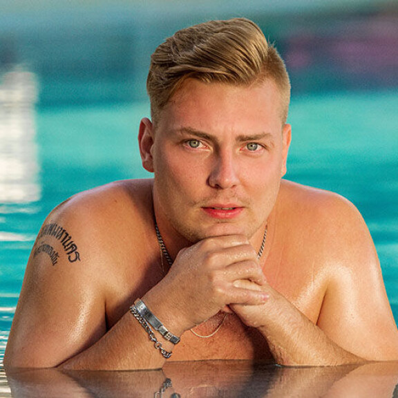 Temptation Island Suomen Vilman huomionhakuinen käytös aiheuttaa myötähäpeää: 'Vikittele mua niin Juuso näkee videolta kun sä vikittelet mua!' joonas ikonen