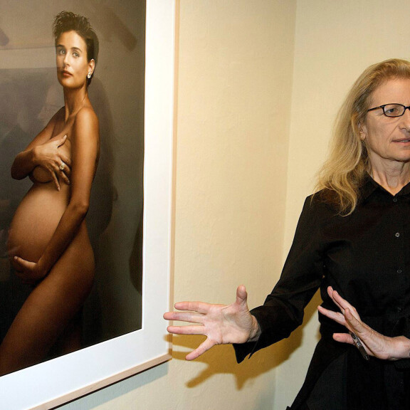 Oho! Raskaana oleva Rita Niemi-Manninen poseeraa kuin Demi Moore aikanaan: 'Naisen keho on uskomaton!' Demi Moore -raskauskuva