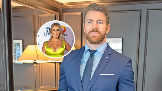 Oho! Äskettäin eronnut Bachelor-Joni havitteli Sara Sieppiä karaokebaarissa! Joni Lindlöf havitteli Sara Sieppiä.