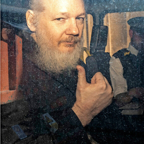 Tältä Julian Assange näytti, kun hänet pidätettiin 11. huhtikuuta. Tältä Julian Assange näytti, kun hänet pidätettiin 11. huhtikuuta.