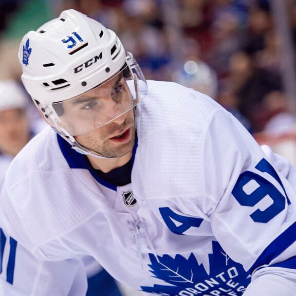 Tavaresin Jokke eli John Tavares on Toronto Maple Leafsin absoluuttinen tähtisentteri. Tavaresin Jokke eli John Tavares on Toronto Maple Leafsin tähtisentteri.