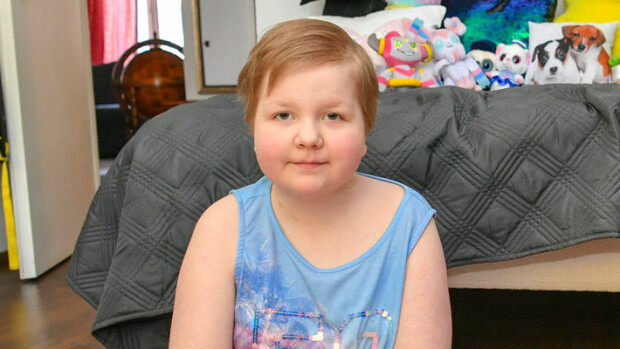 Vakavasti sairaan Iiriksen, 11, leukemiaoireet katosivat – lääkärit ymmällään! Iiris toipui sairaudesta.